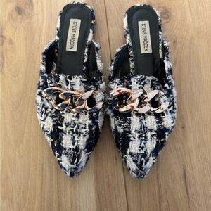 Steve Madden Black and White Mules with Gold Chain